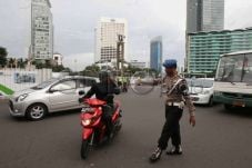 Motor Kembali Melintas...