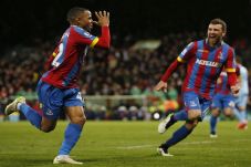 Crystal Palace Sukses...