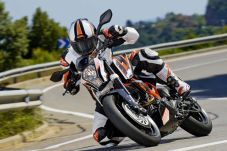 KTM Duke 390 Siapkan...