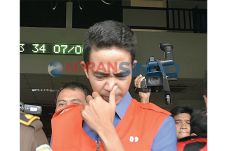 2Tahun, Teller Bank...