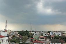 Musim Hujan, Perbaikan...
