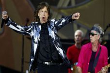 Mick Jagger Belum Ingin...