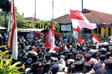 Demo Jokowi, 3 Mahasiswa...