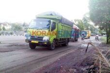 Warga Seputaran GOR...