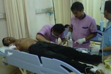 Carok Massal, 2 Warga...