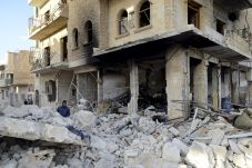Kuasai Kamp Yarmouk,...