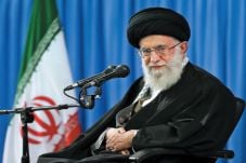 Khamenei Minta Sanksi...