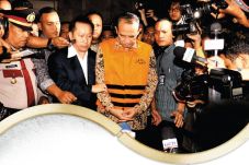 Ditahan,Suryadharma...