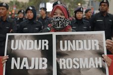 Keuntungan Oposisi di...