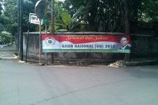 Spanduk Haji Lulung...