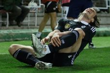 Berlatih, Bale Intip...