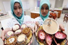 Cantik Luar Dalam dengan...