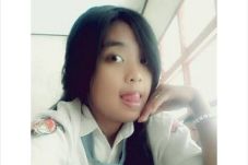 Ditendang Bikers, Siswi...