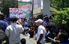 Ratusan Aremania Geruduk...