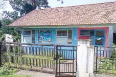 Ditinggal Bidan, 60...