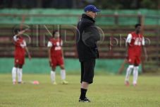 Riedl Turun Tangan Bantu...