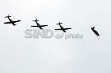 Pesawat F16 Terbakar,...