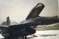 Pesawat F-16 yang Terbakar...