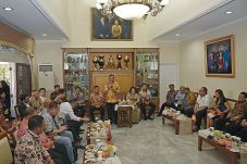 Seluruh Fraksi Dukung...