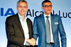 Nokia Akuisisi Alcatel-Lucent...