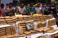 Napi Nusakambangan Pasok...