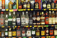 Minimarket Sudah Tak...