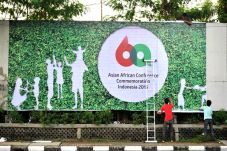 Lusa, Ribuan Delegasi...