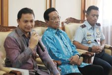 Juli, Latihan AAU Dipindah...