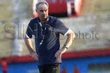 Alfred Riedl Tinggalkan...