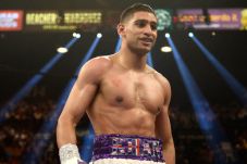 Lawan Algieri, Khan...