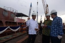 Menperin Perjuangkan...