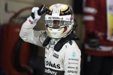 Hamilton Siap Jegal...
