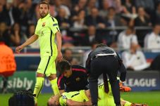 Iniesta Kembali Berlatih,...
