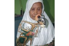 Dimainkan pada Bulan...