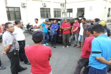 18 Buruh Bangunan Asal...