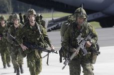 Latihan Perang, NATO...