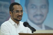 Selasa Depan, Abraham...