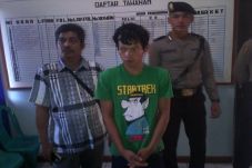 2 Pengedar Ganja Ditangkap...