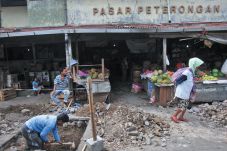 Pedagang Ngotot Pindah...