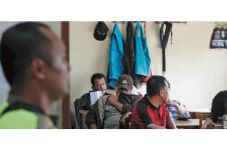 Tiga PNS Asyik Ngamar...