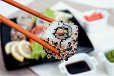 Cara Menyantap Sushi