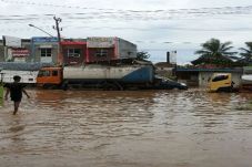 Sungai Cilimun Meluap,...
