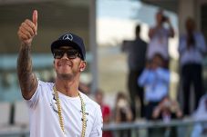 Hamilton Atlet Terkaya...