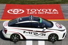 Debut Toyota Mirai di...