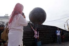 Monumen KAA Dirusak,...