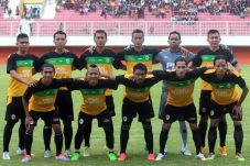 Kompetisi Ditunda, Pemain...