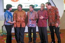 Bank Mandiri Gandeng...