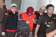 Korupsi Rp2,4 M, Dosen...