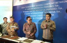 Garuda Gandeng Empat...