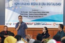Media Cetak Akan Tetap...